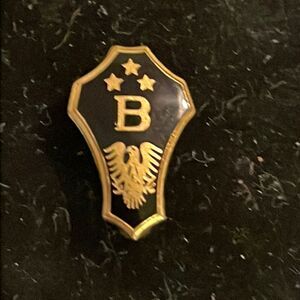 gold tone & black enamel National Beta Club Member lapel pin tie tack brooch